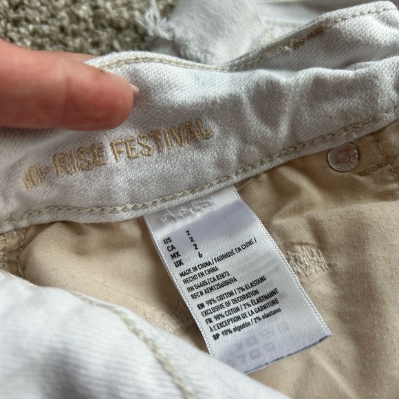 Hi rise White jean shorts - Picture 3 of 3